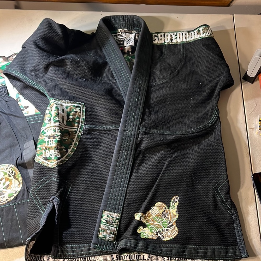 Jui Jitsu Martial Arts Gi Shoyoroll